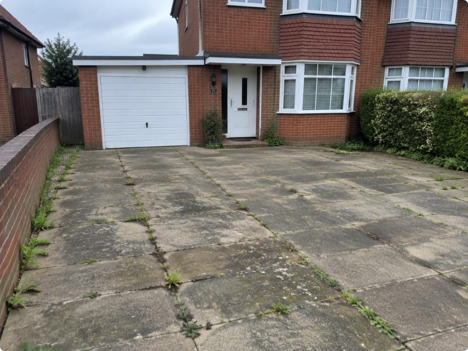 The visualiser with a customer's driveway photo loaded